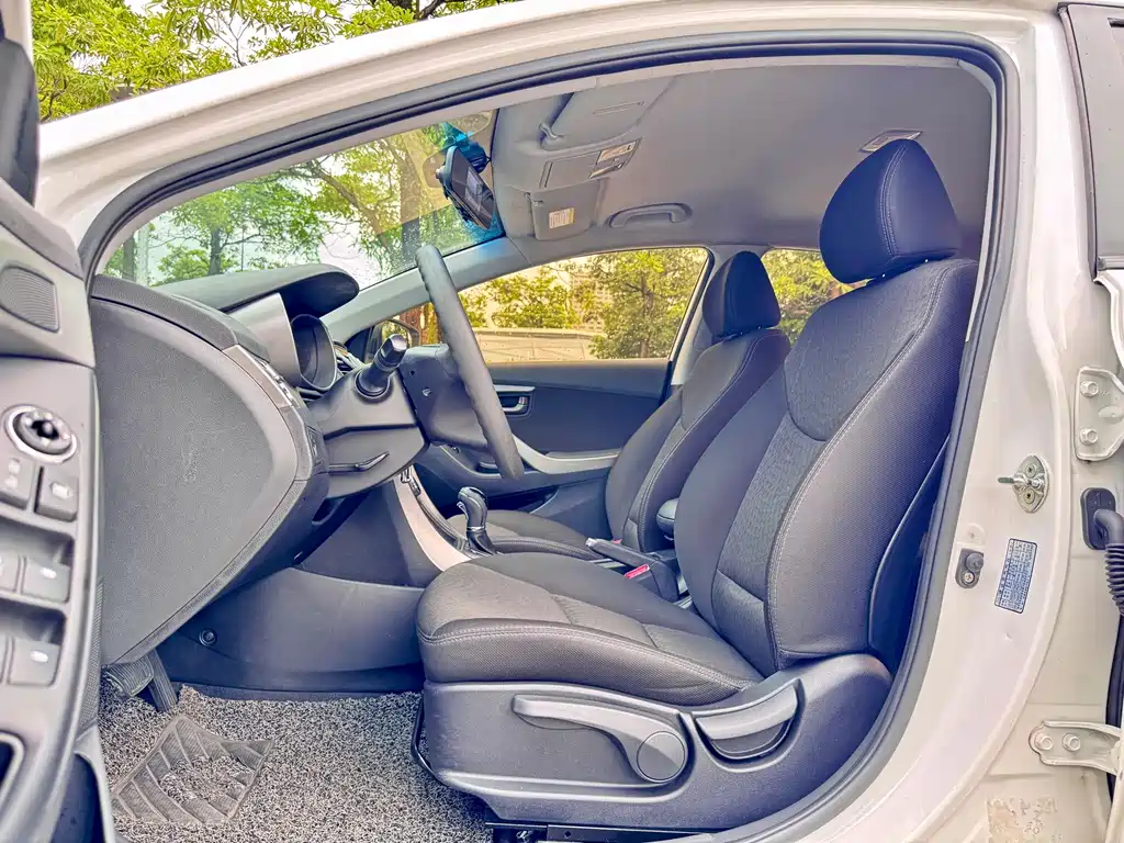 Hyundai Elantra 2014