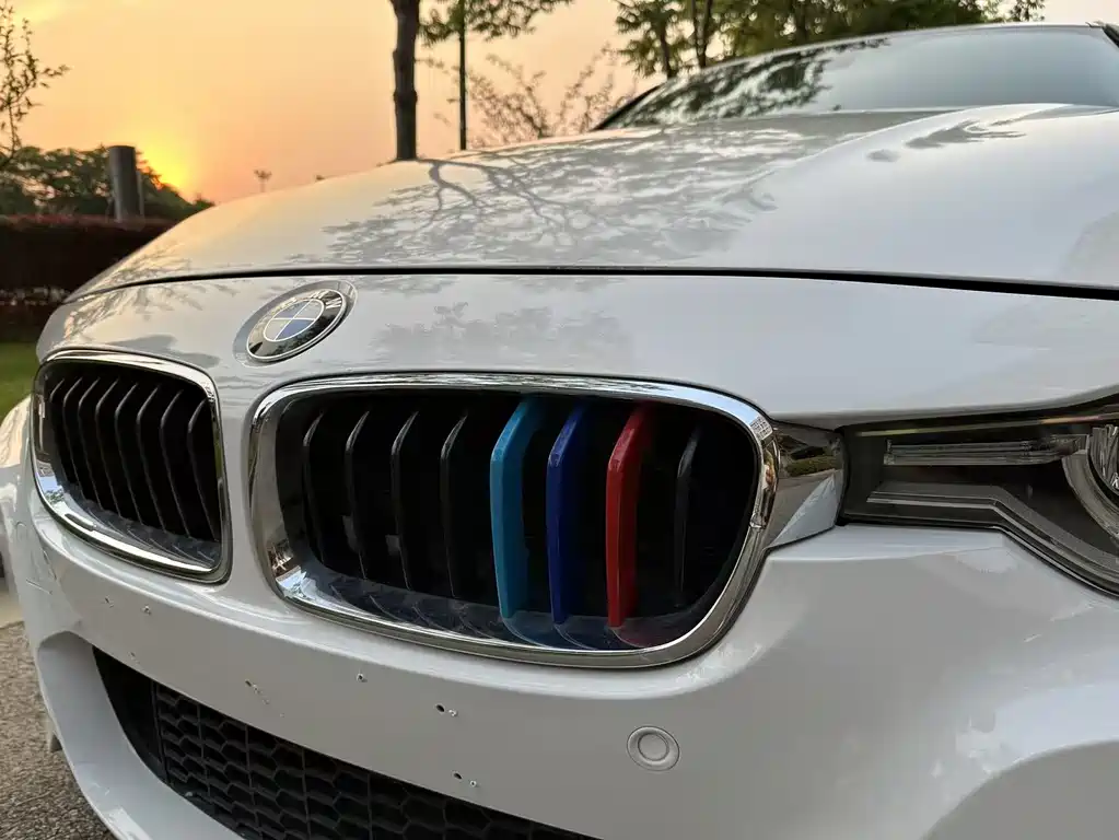 BMW 3 Series 2017 — фото 12