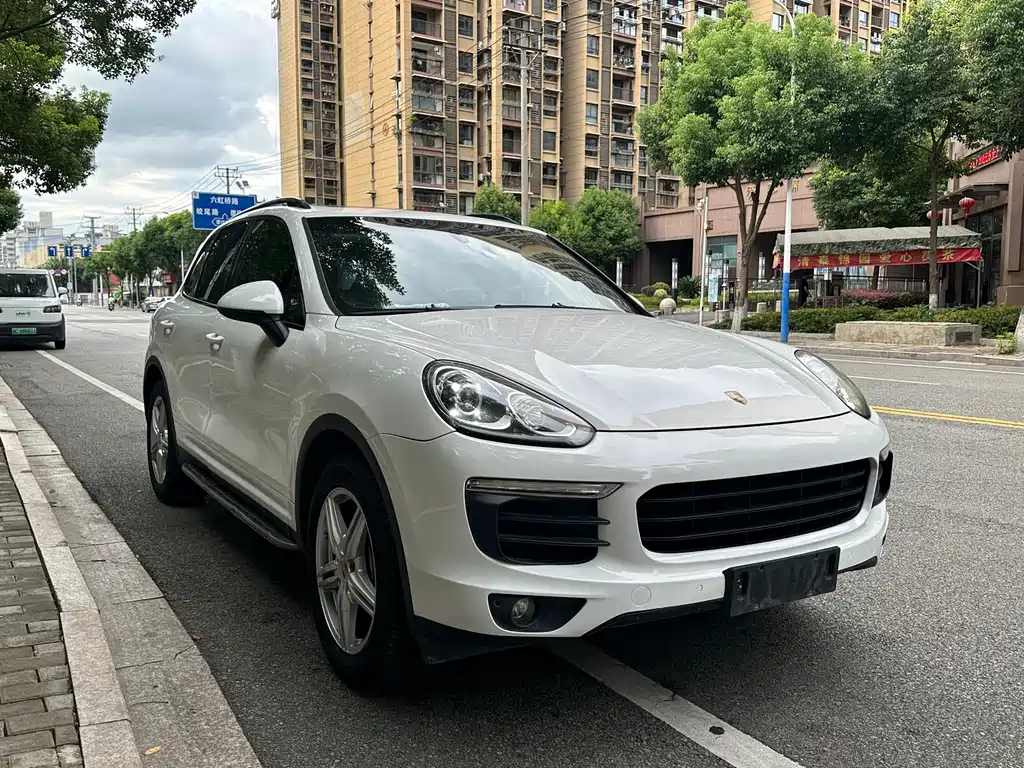 Porsche Cayenne 2015 — фото 3