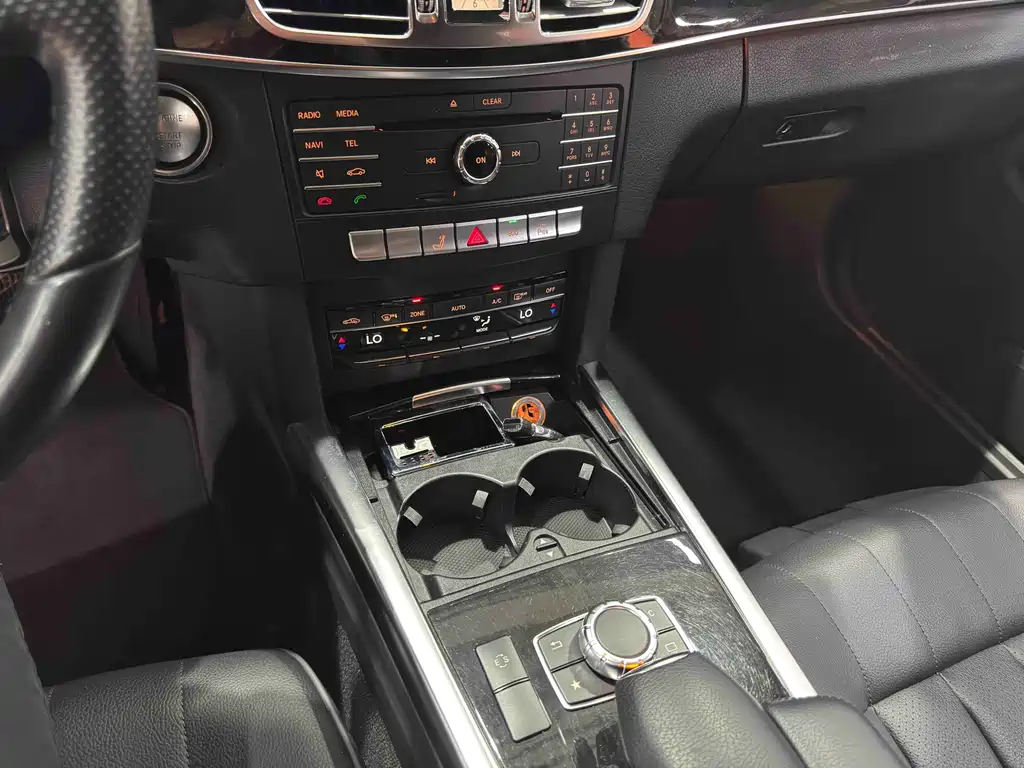 Mercedes-Benz E-Class 2015 — фото 16