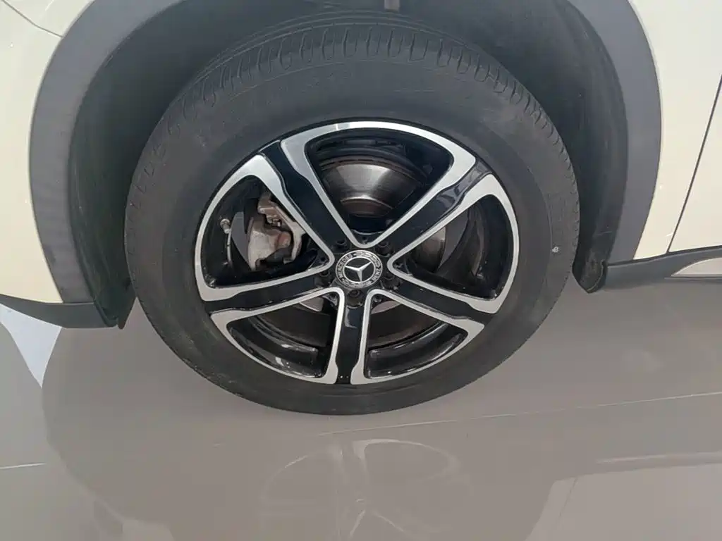 Mercedes-Benz GLA 2018 — фото 23