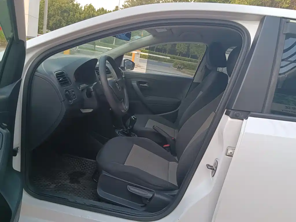 Volkswagen Polo 2015