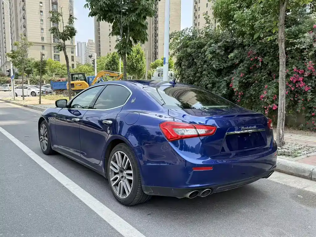 Maserati Ghibli 2017 — фото 6