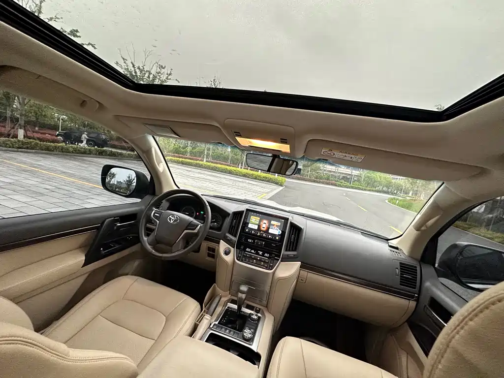 Toyota Land Cruiser 2019 — фото 12