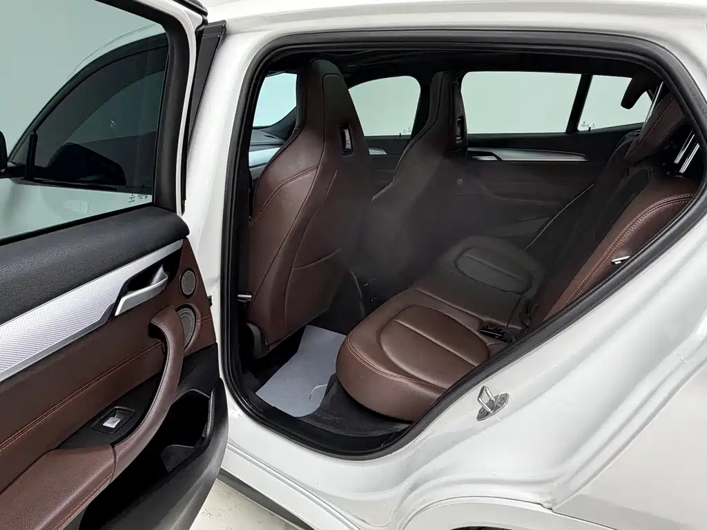BMW X2 2023 — фото 13