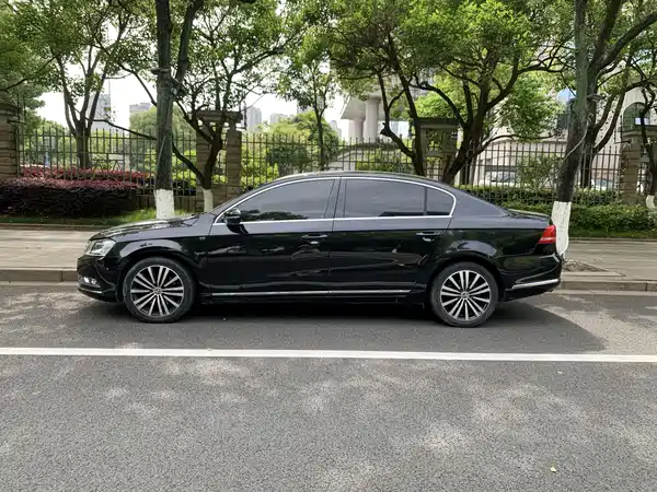 Volkswagen Magotan 2012