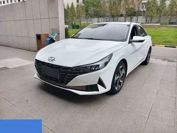 Hyundai Elantra 2022