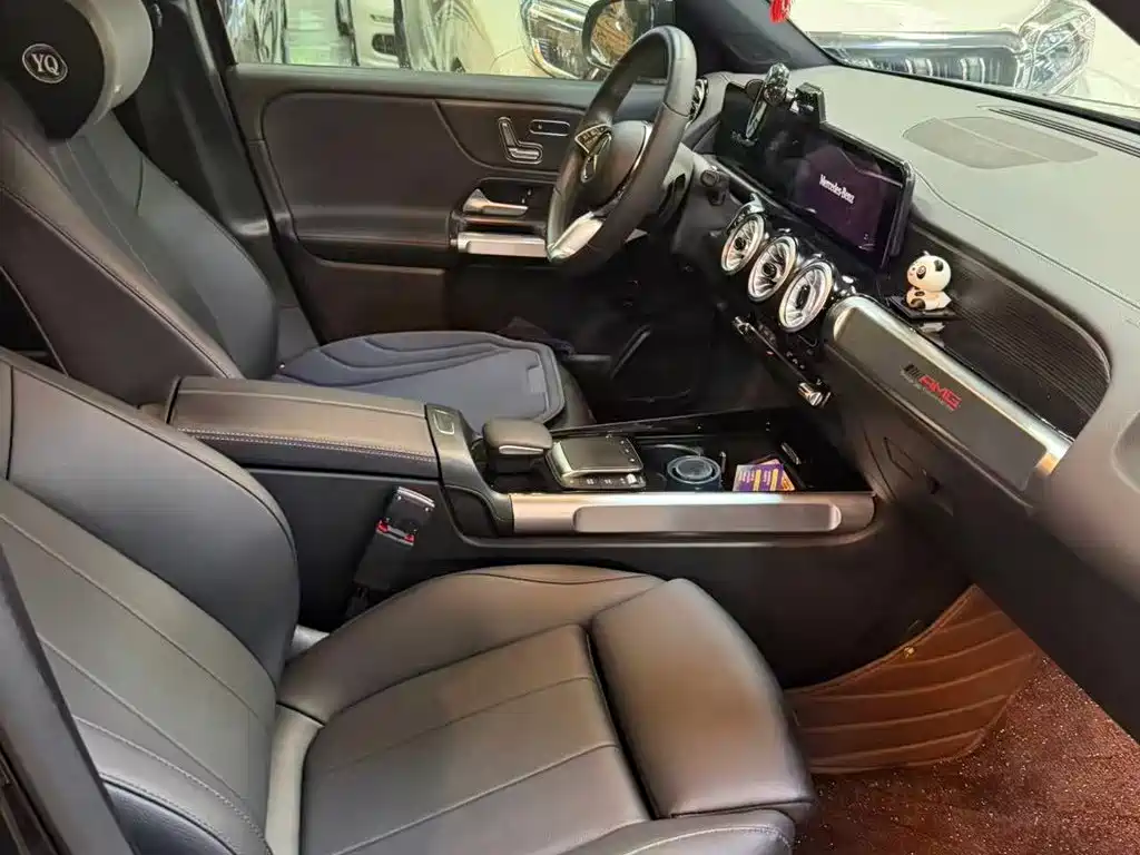 Mercedes-Benz GLB 2024