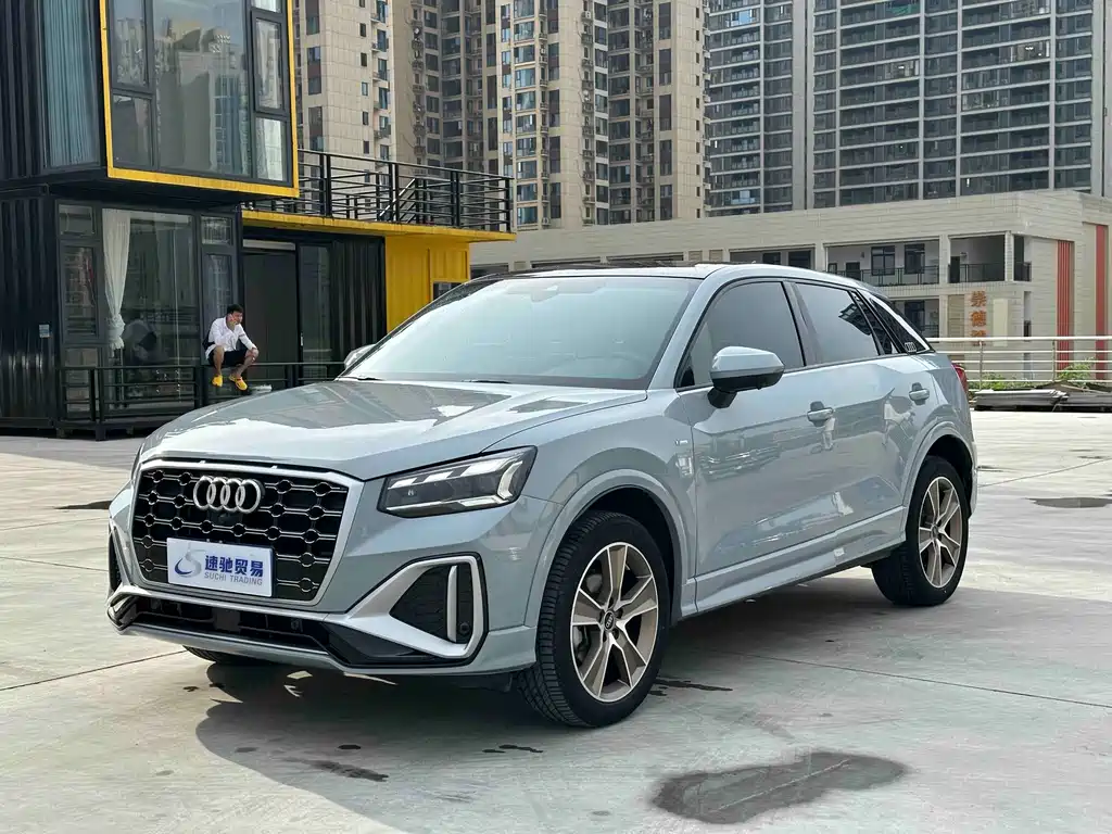 Audi Q2L 2023 — фото 1