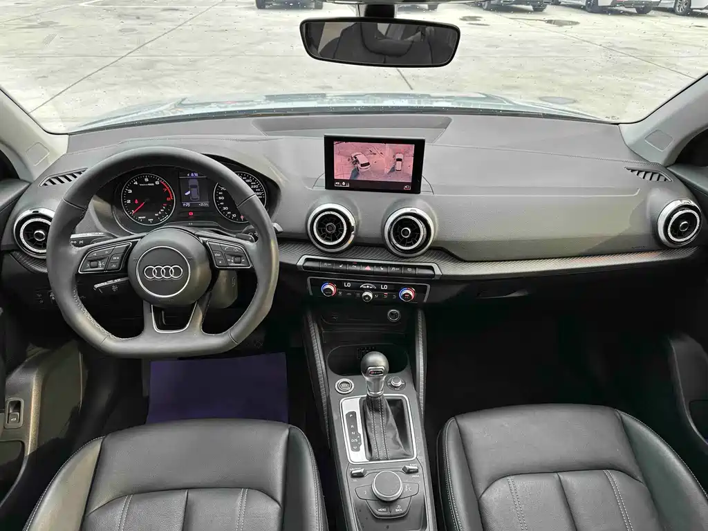 Audi Q2L 2023 — фото 11