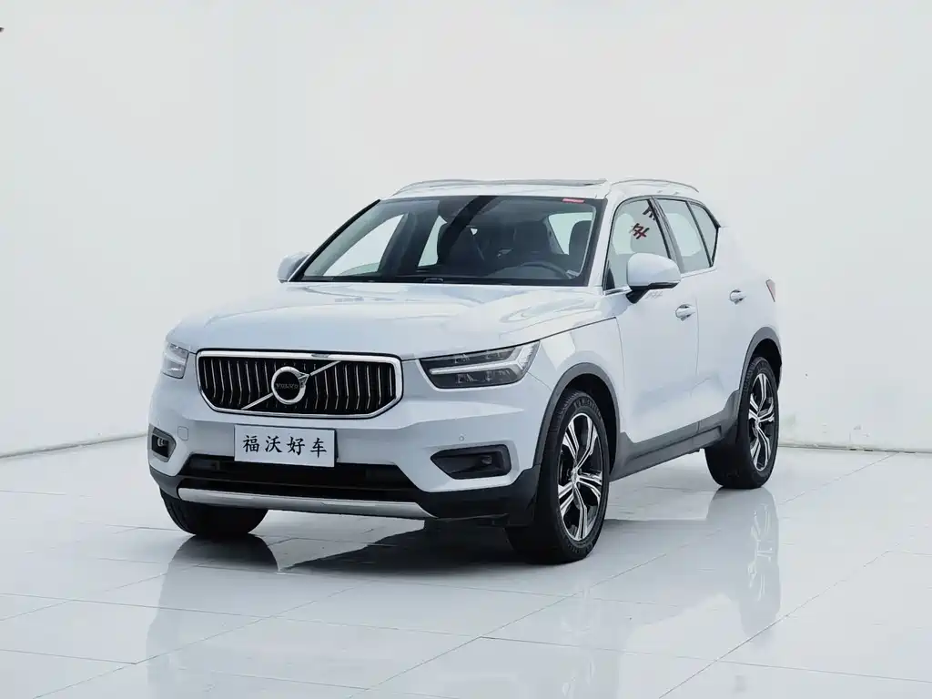 Volvo XC40 2020 — фото 1