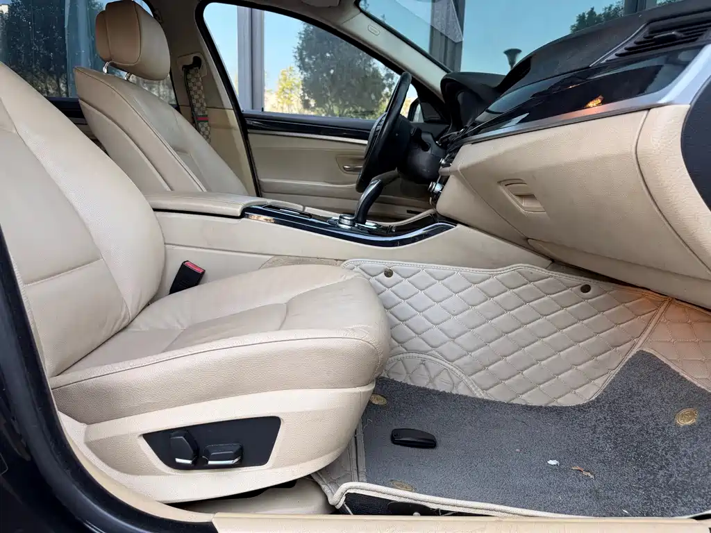BMW 5 Series 2012 — фото 17