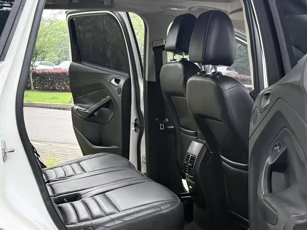 Ford Kuga 2015 — фото 6