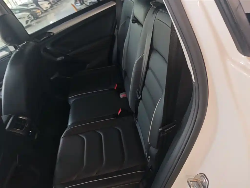 Volkswagen Tiguan L PHEV 2020 — фото 17