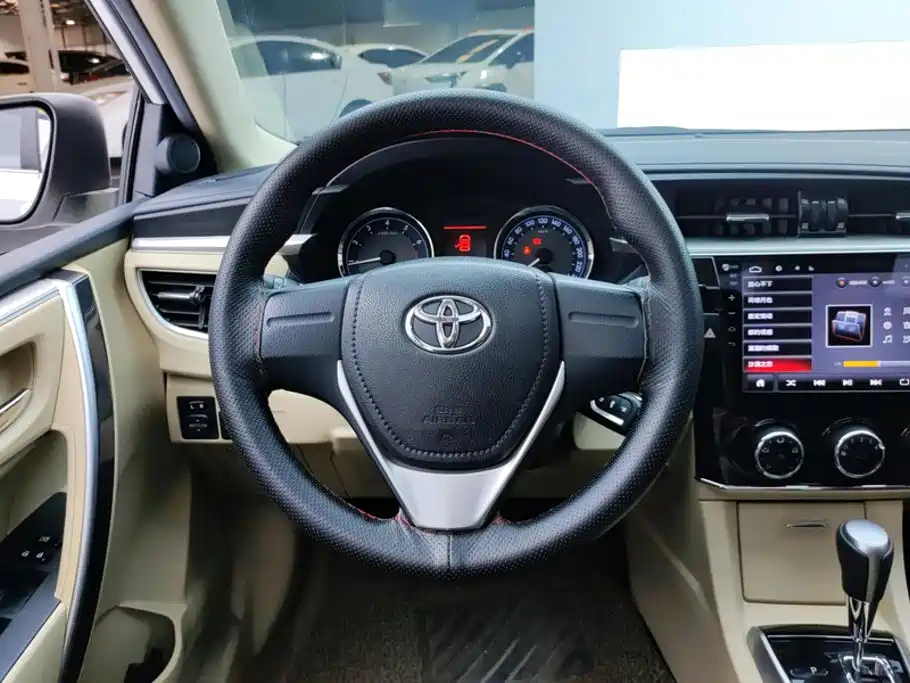 Toyota Corolla 2014 — фото 15