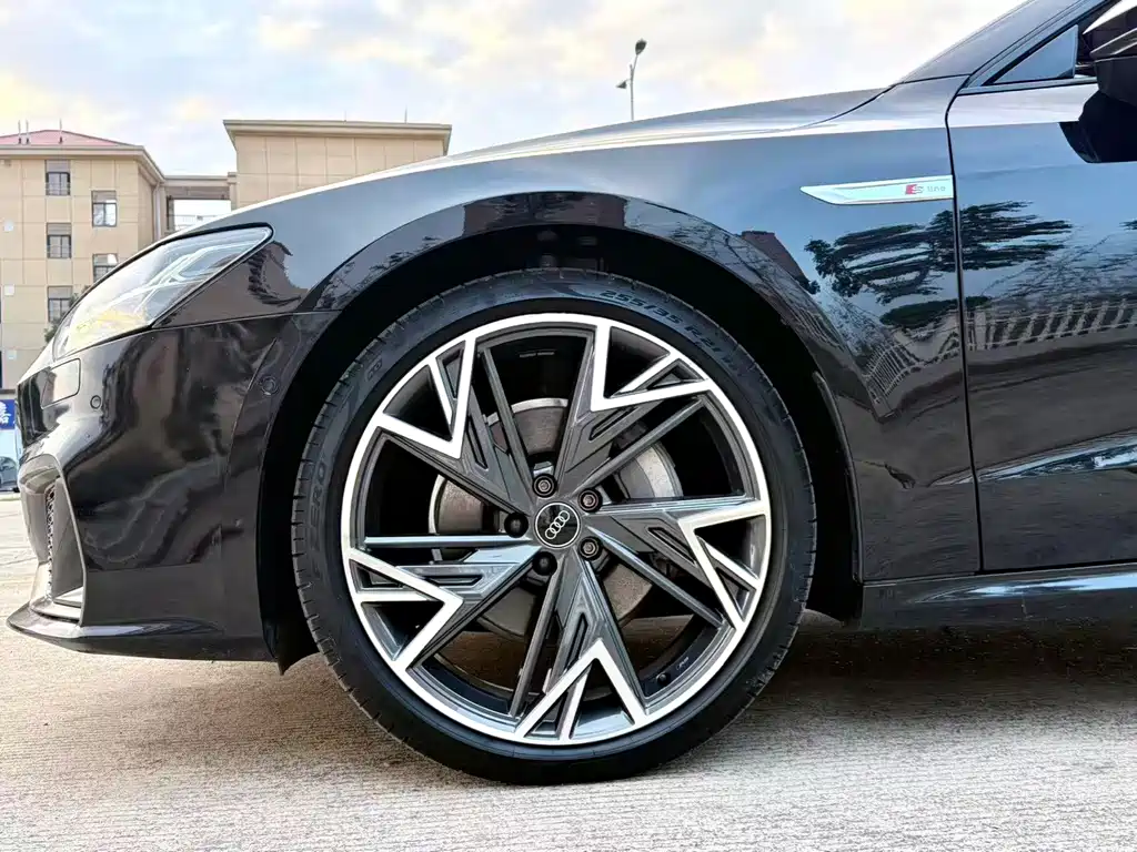 Audi A7L 2023 — фото 11