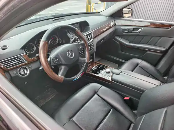 Mercedes-Benz E-Class 2012