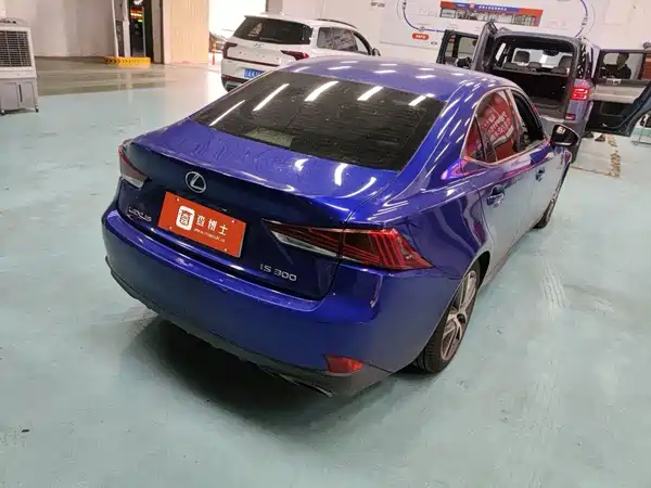 Lexus IS 2018