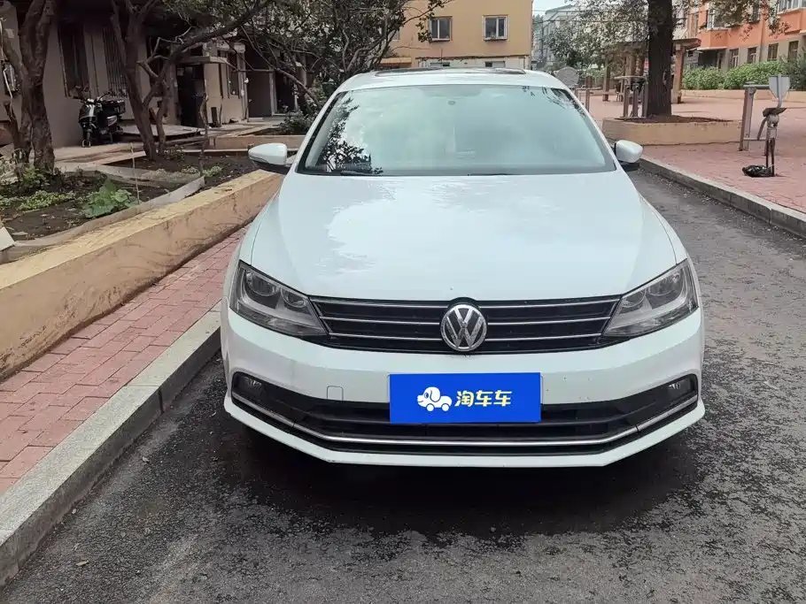 Volkswagen Sagitar 2016