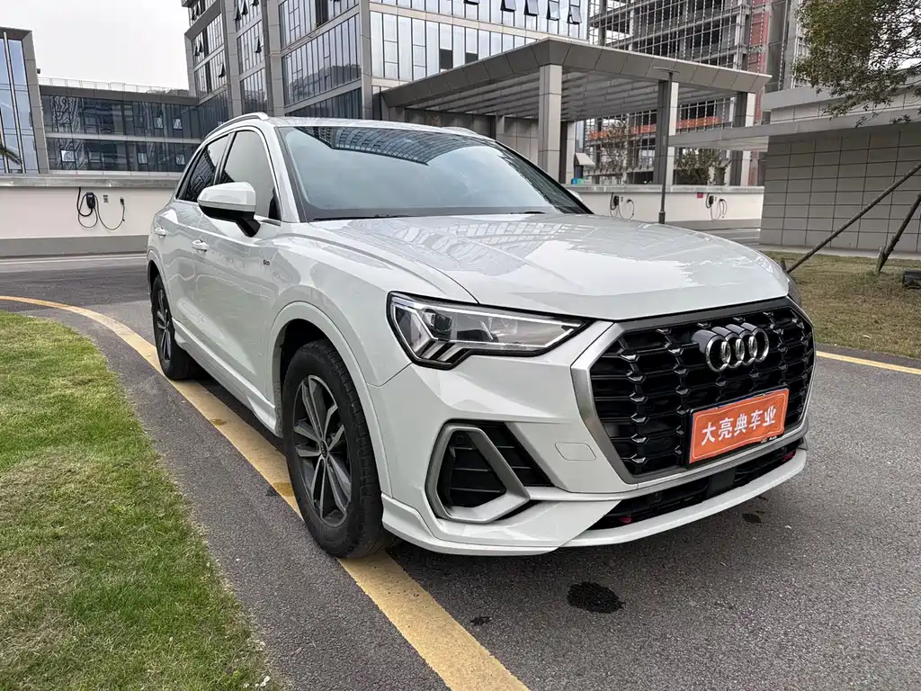 Audi Q3 2023 — фото 4