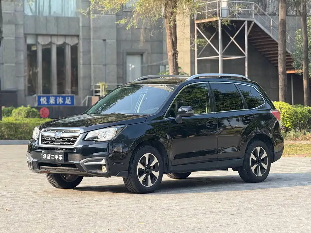 Subaru Forester 2017 — фото 1