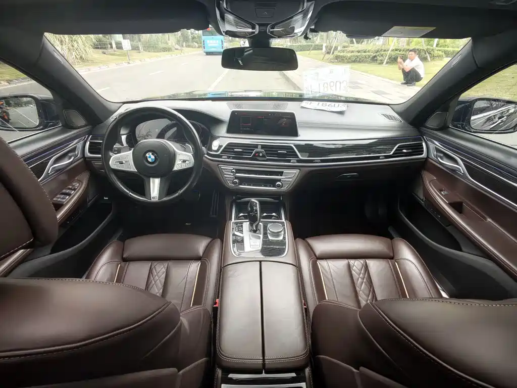 BMW 7 Series 2022 — фото 13