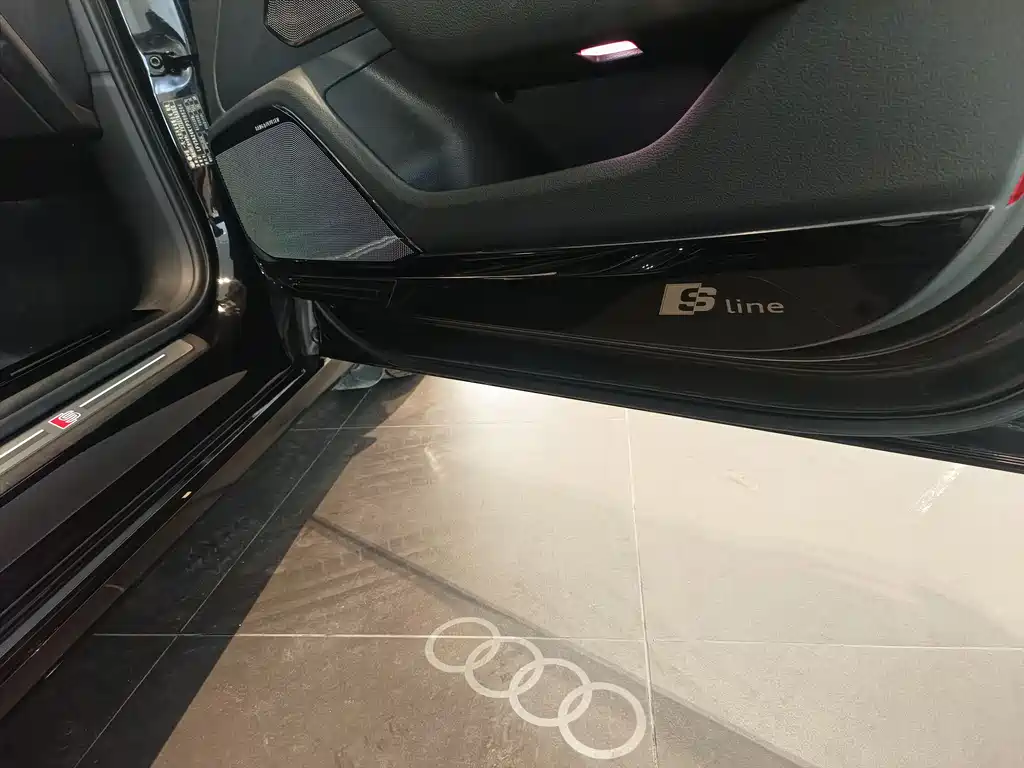 Audi A6L 2023 — фото 11