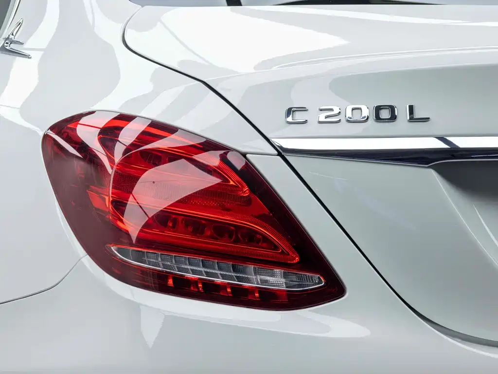 Mercedes-Benz C-Class 2018 — фото 13