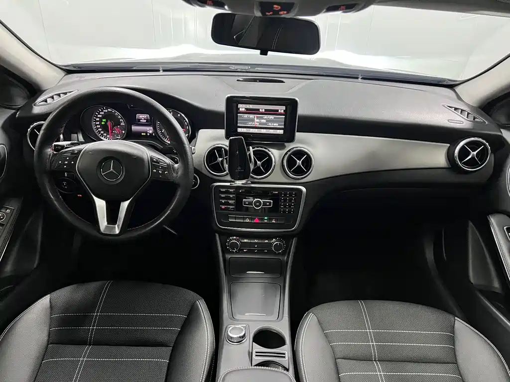 Mercedes-Benz GLA 2015 — фото 11