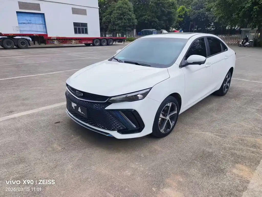 Geely Emgrand L 2022