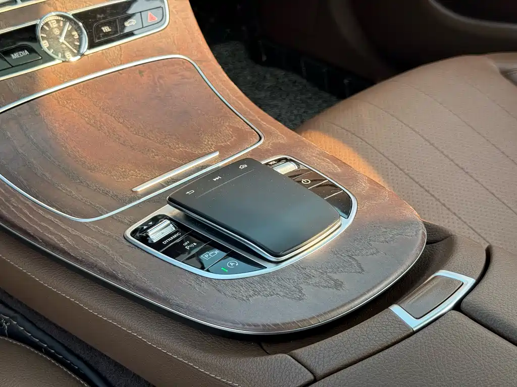 Mercedes-Benz E-Class 2019 — фото 12