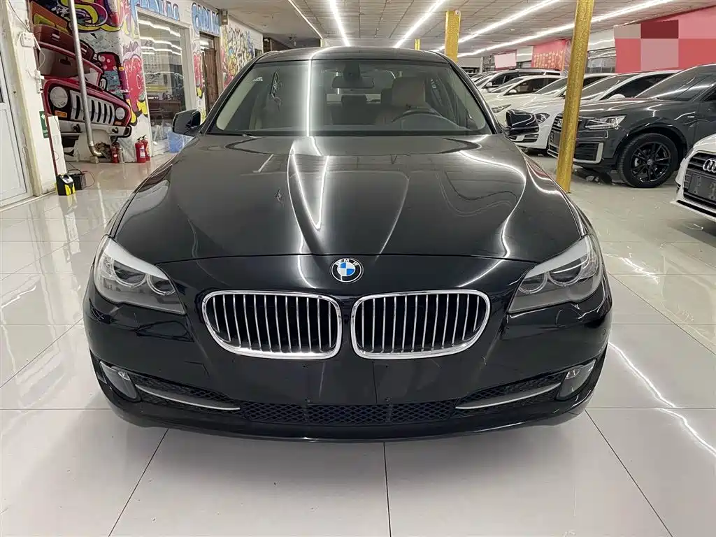 BMW 5 Series 2011 — фото 2
