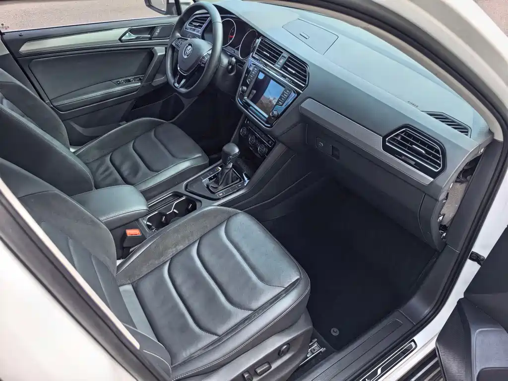 Volkswagen Tiguan L 2018 — фото 10