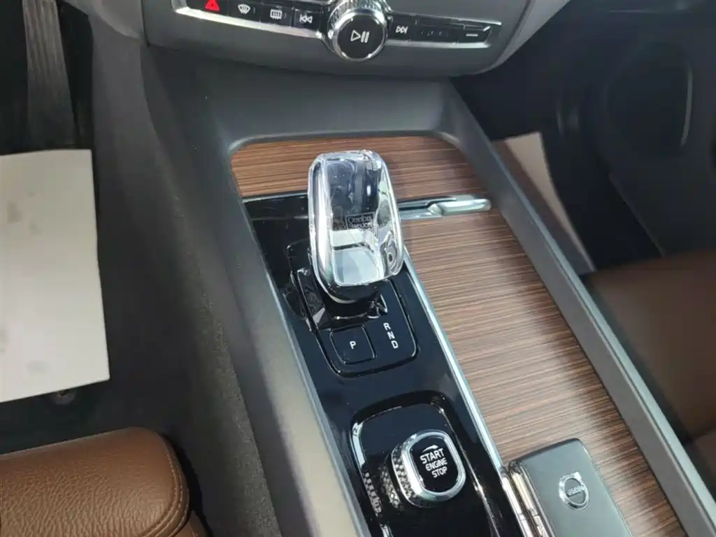 Volvo XC60 PHEV 2024 — фото 14