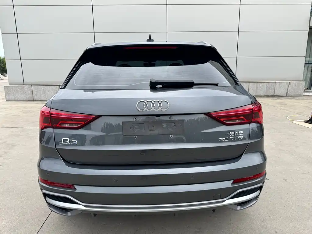 Audi Q3 2023 — фото 14