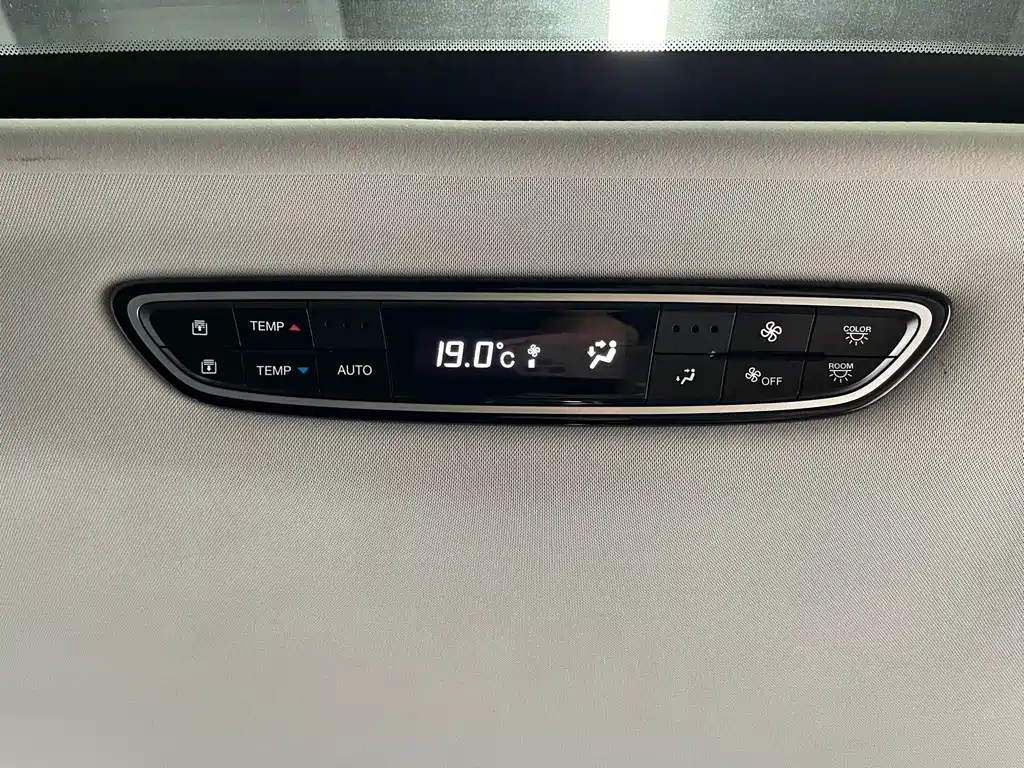 GAC Trumpchi M8 2022 — фото 33