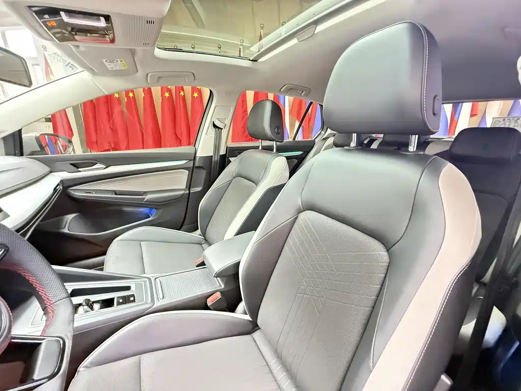 Volkswagen Golf 2022 — фото 7