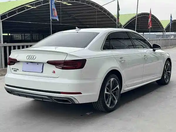 Audi A4L 2020