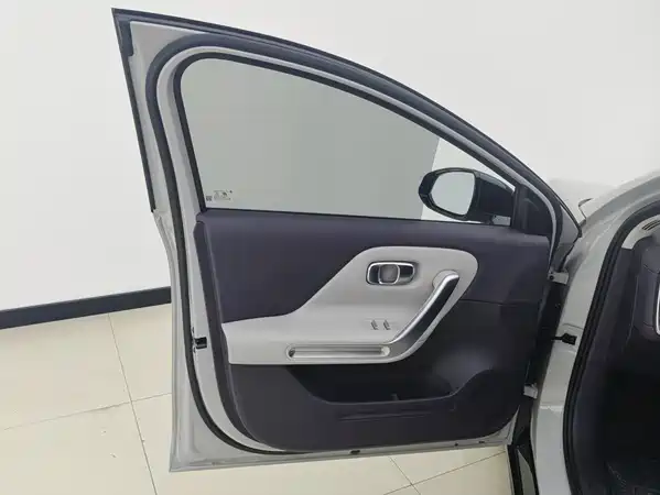 Leapmotor B01 2025