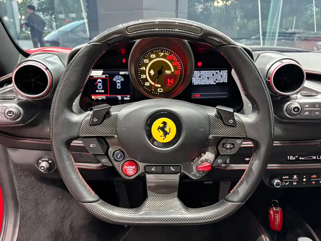 Ferrari F8 2021 — фото 8