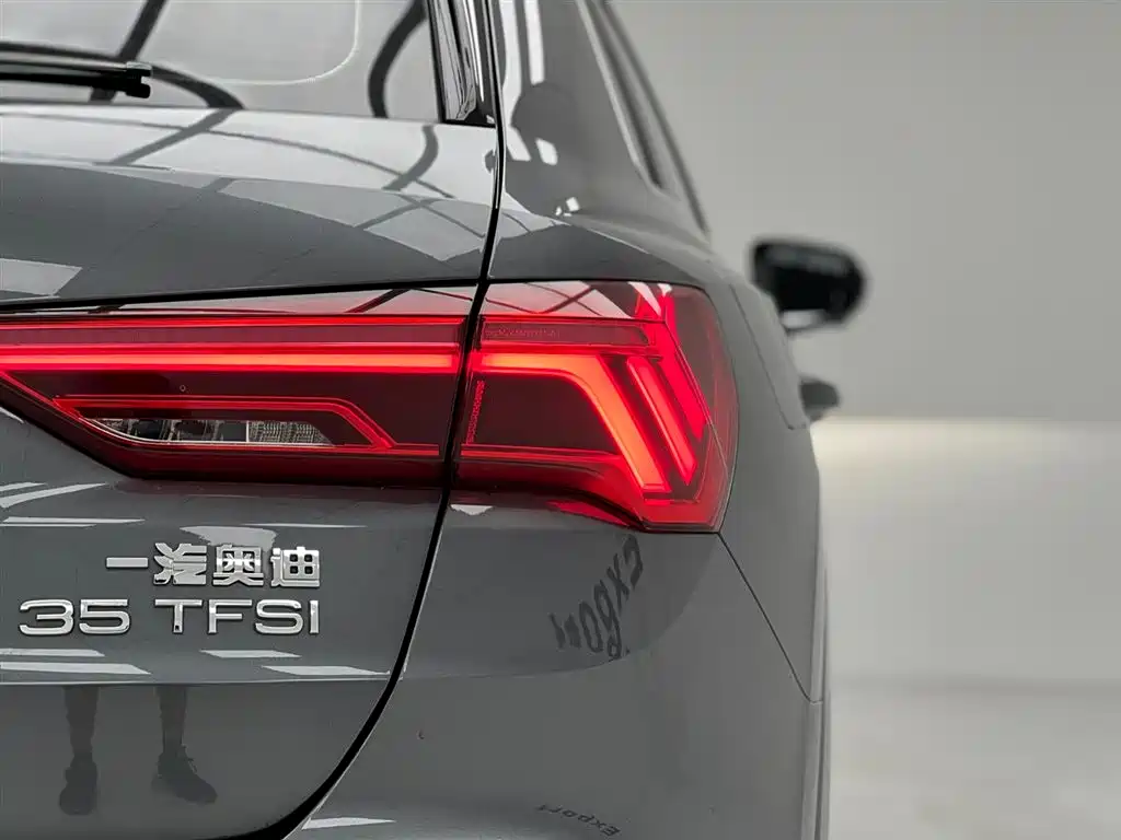 Audi Q3 2022 — фото 12