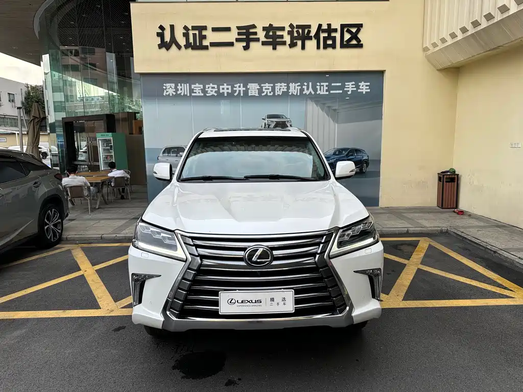Lexus LX 2017 — фото 6