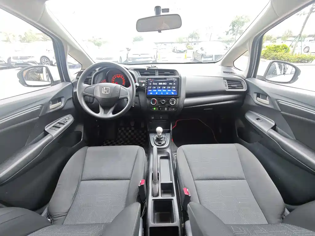 Honda Fit 2018 — фото 16