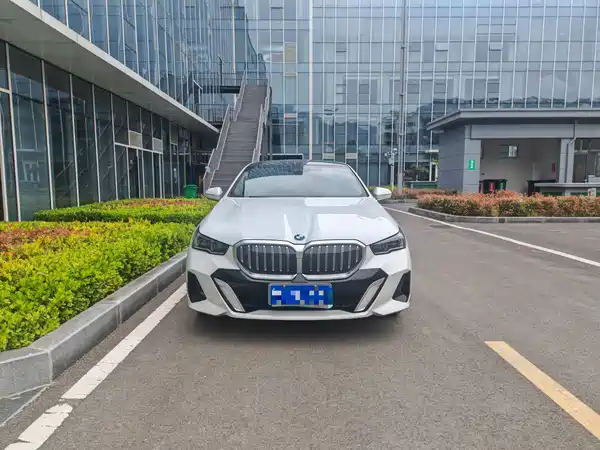 BMW 5 Series 2024