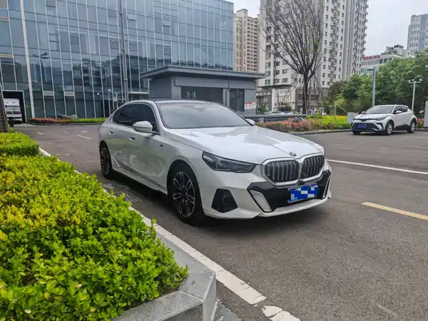 BMW 5 Series 2024