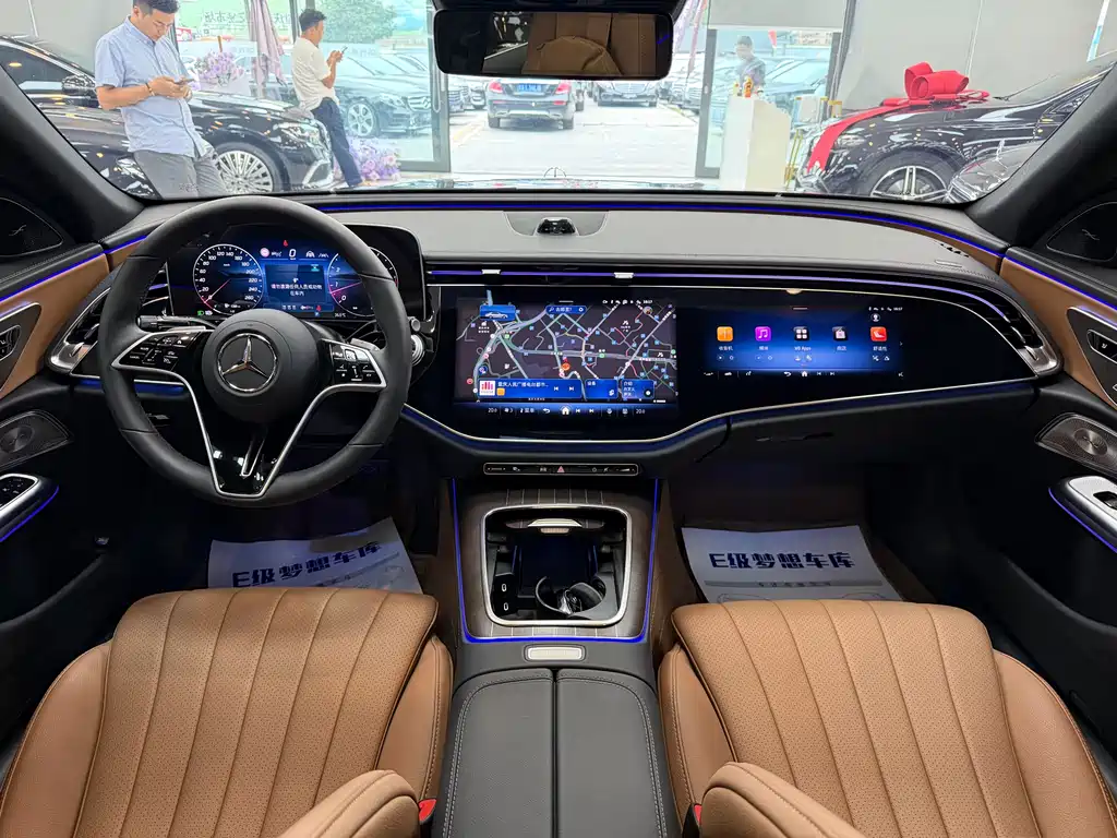 Mercedes-Benz E-Class 2025 — фото 15