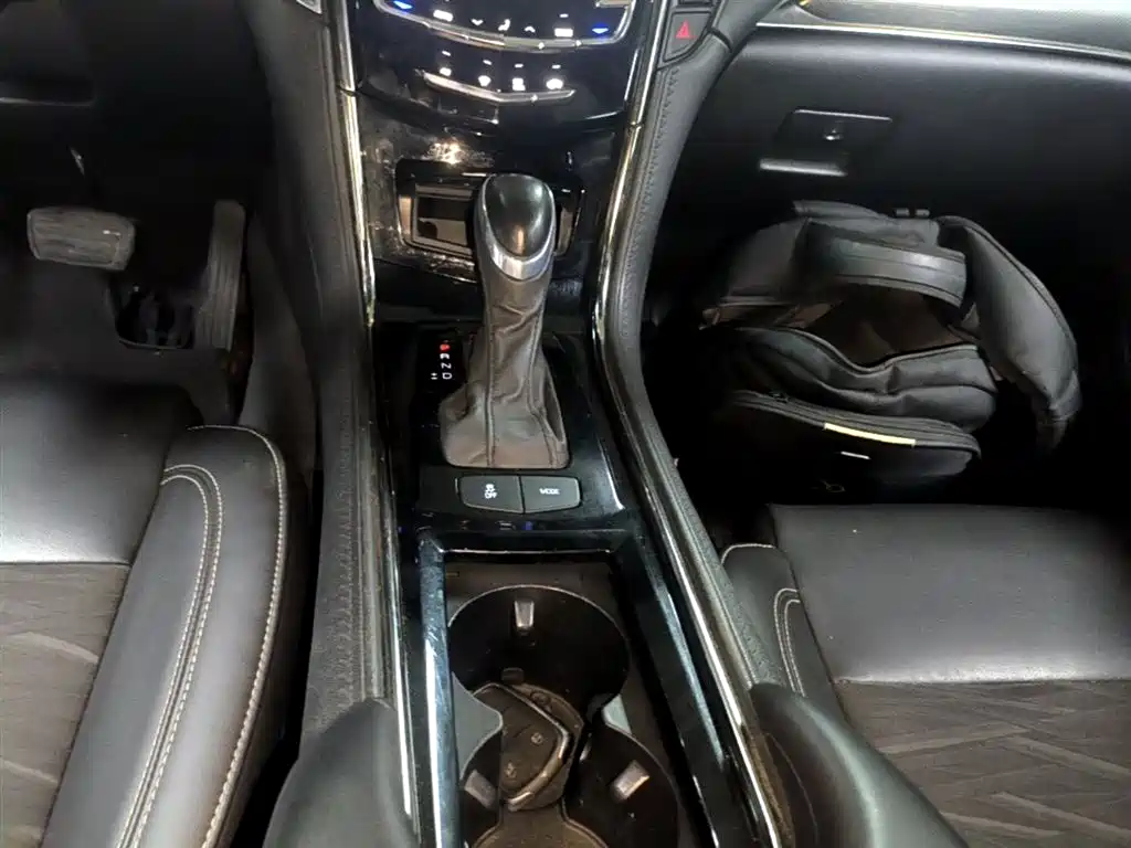 Cadillac ATS-L 2015 — фото 14