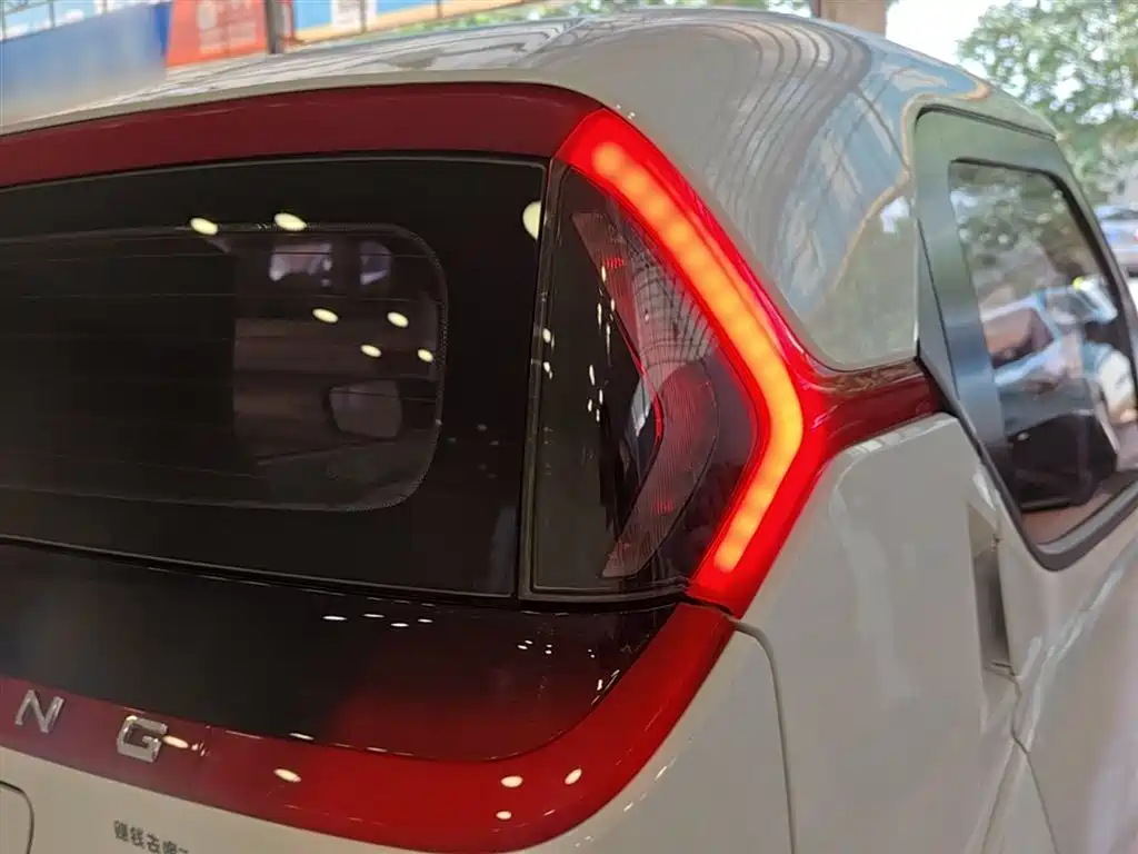 Wuling Nano EV 2022 — фото 8