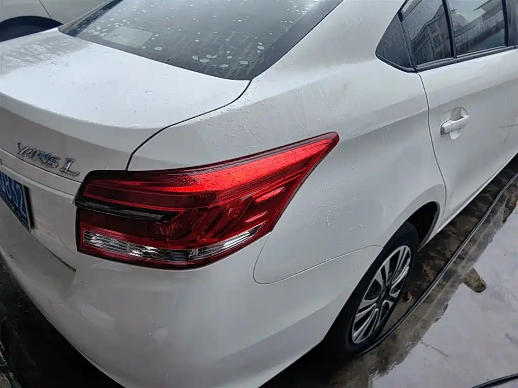 Toyota Yaris L 2019 — фото 8