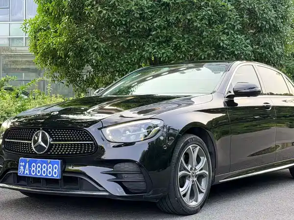 Mercedes-Benz E-Class 2022